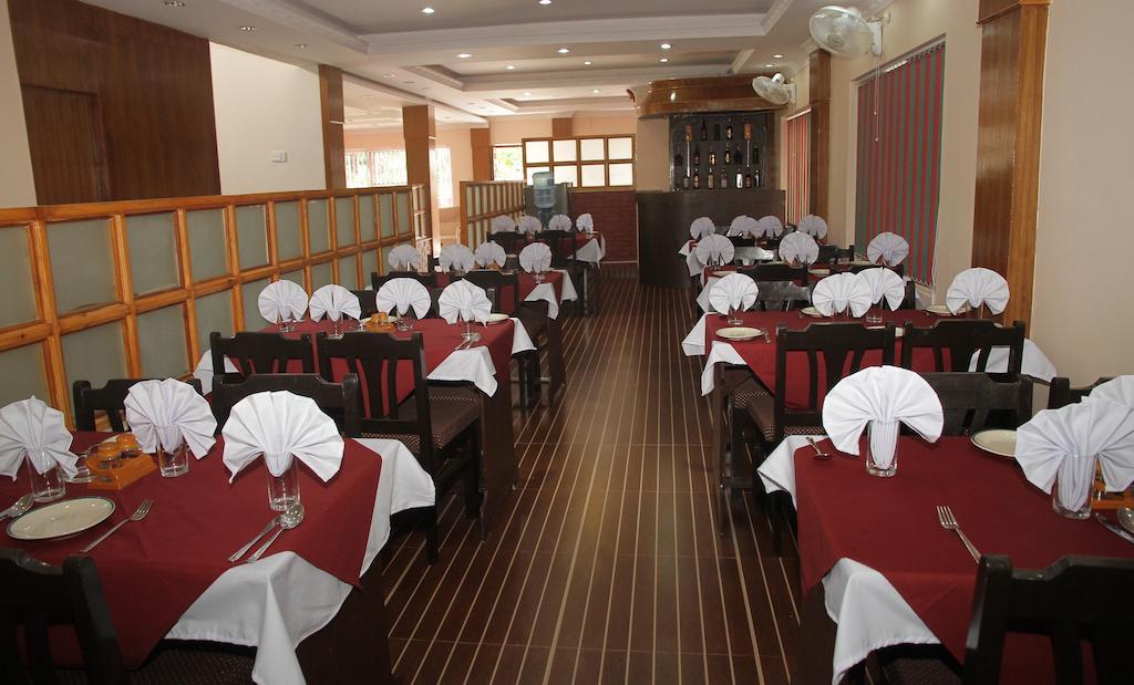Hotel Center Lake 포카라 외부 사진